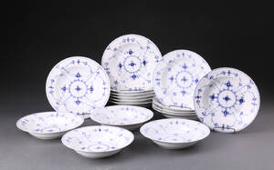 Royal Copenhagen. Musselmalet, riflet. Desserttallerkener 16