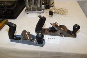 Trähyvlar 2 st, L 25 och 20  cm