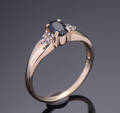 B. Hertz. Safir- og brillantring af 14 kt guld