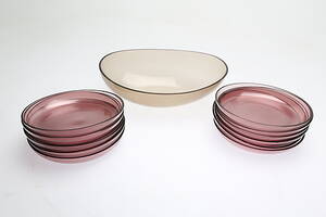 SKÅL och ASSIETTER, 13 delar, glas, 1900-tal.