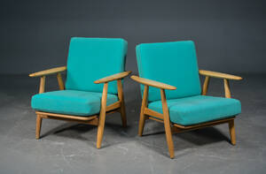 Hans J. Wegner par lænestole i eg model Ge-240 2 Denne vare er sat til omsalg under nyt varenummer 4765924