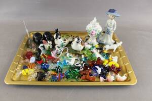 Figuriner i glas och porslin