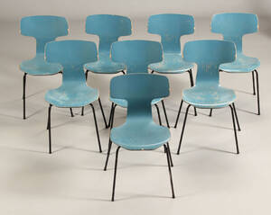 Arne Jacobsen. Sæt på otte T- stole, model 3103 8.