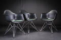 Charles Eames. Sæt på tre armstole model DAR 3