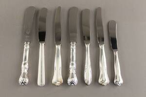 Matknivar 2 st och smörknivar 5 st i silver