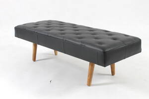 Bænk, sort læder. Denne vare er sat til omsalg under nyt varenummer 4401153