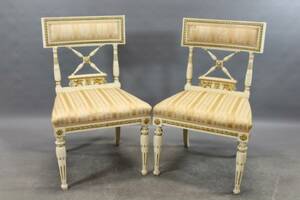 Stolar i gustaviansk stil 1 par