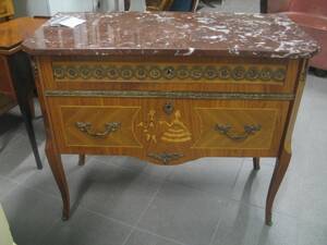 Byrå, Louis XVI-stil