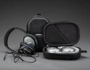 6628 - Bose. To sæt høretelefoner, QuietComfort model QC25 2