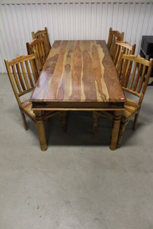 Matgrupp7 delar , bord och stolar 6 st