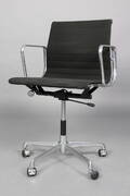 Charles Eames. Kontorstol, model EA-117, Denne vare er sat til omsalg under nyt varenummer 4616121