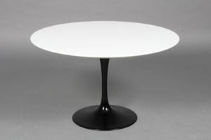 Eero Saarinen. Tulip sofabord, Knoll Denne vare er sat til omsalg under nyt varenummer 4622285