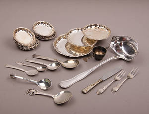 25 diverse dele sølv og pletsølv. 25