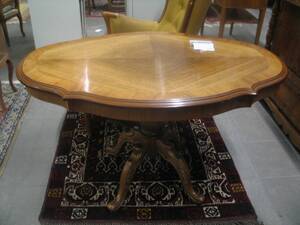 Pelarbord, Mahogny