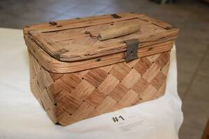 Kattungekorg med lock, 25x18 cm, H 15 cm