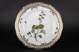 Royal Copenhagen. Flora Danica tallerken, Pyrola groenlandica Horn