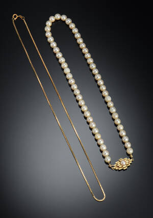 Perlekæde samt guldkæde 2