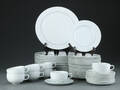 Grethe Meyer for Royal Copenhagen  Aluminia. Blåkant service af fajance 48