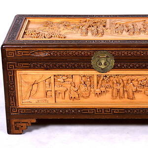 KAMFERKISTA, orientalisk, 1900-tal.