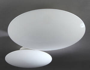 Arne Jacobsen. Større samt mindre AJ Eklipta væglampe Ø 45 og Ø. 35 cm. 2