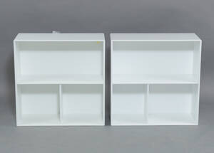 Peter J. Lassen. To Montana moduler, model 1212, D. 30 cm. 2 Denne vare er sat til omsalg under nyt varenummer 5061556