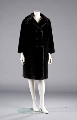 Sælpels af indfarvet sæl ca. str. 38-40