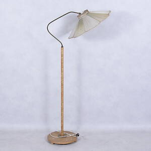 GOLVLAMPA 1900-talets första hälft.