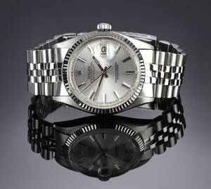 Rolex Datejust. Herreur i stål med sølvfarvet pan step skive, ca. 1973 Denne vare er sat til omsalg under nyt varenummer 4777820
