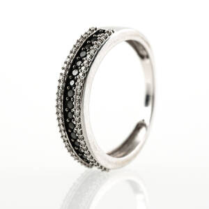 Ring med diamanter