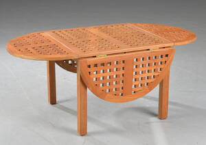 Trip Trap. Kløverformet bord af teaktræ