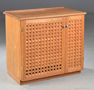 Trip Trap. Minibar af teak.