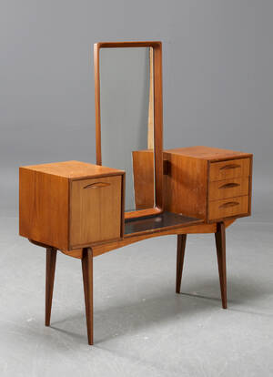 Sminkbord med spegel