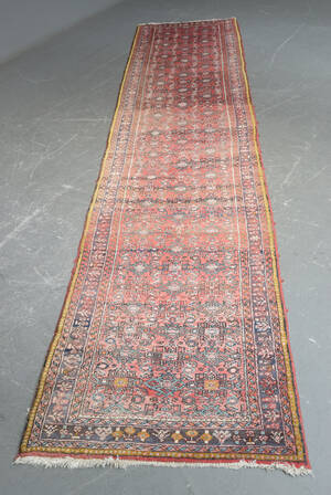 Orientalsk løber, 388x82 cm.