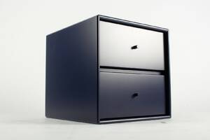 Peter J. Lassen. Montana sengebord, model 6264, D. 38 cm