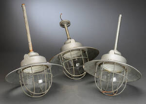 Socelec. Tre loftslamper af aluminium og metal. 3