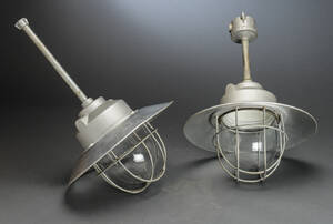 Socelec. Et par loftslamper af aluminium og metal. 2