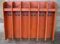 orange Plåthylla  klädhängare B152