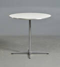 Arne Jacobsen. Cafébord  rundt bord, Fritz Hansen 1994 