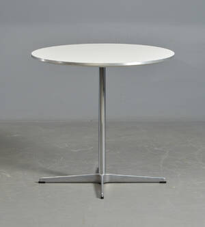 Arne Jacobsen. Cafébord  rundt bord, Fritz Hansen 1994