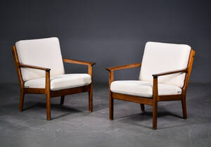 H. J. Wegner. Par lænestole af eg, model GE 265 2