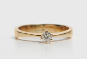 Solitairering med brillant på ca. 0.21 ct - 14 kt. guld