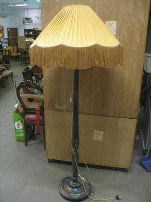 Golvlampa, trä