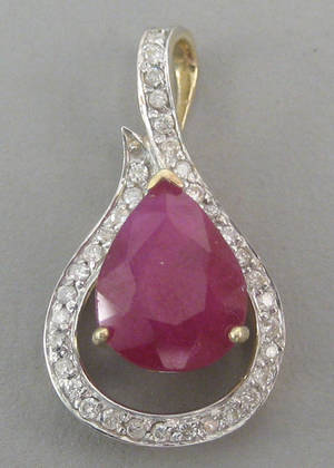 Rubin- og diamantvedhæng