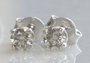 Par brillantørestikker, ca. 0.40 ct. 2