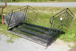 Brotrapp, järn, B 200 cm, Dj 190 cm, H ca 125 cm