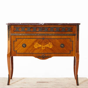 Byrå gustaviansk stil