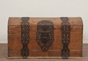 Kiste af fyr med metalbånd 1800 tallet