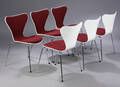 Arne Jacobsen. Sæt på seks stole, Syveren, forsidepolstret med bordeaux farvet uld, model 3107 6 