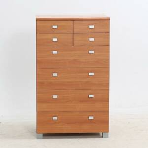 BYRÅ. Modern, 8 lådor.