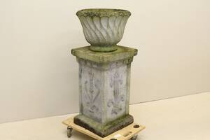 Trädgåtdspiedestal